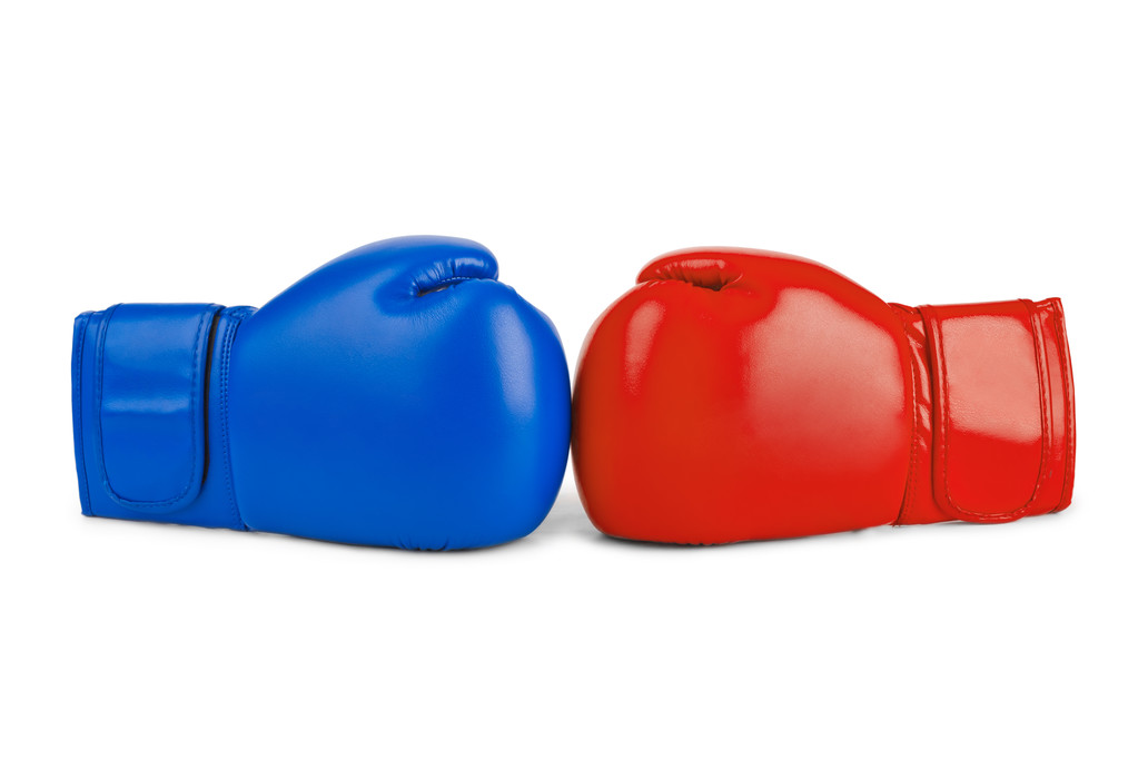 Боксерские перчатки на белом фоне - Фото, изображение