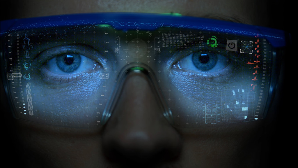 Monitor van de futuristisch op gezicht met code en informatie hologram. Hud animatie van het oog. Toekomst concept - Foto, afbeelding