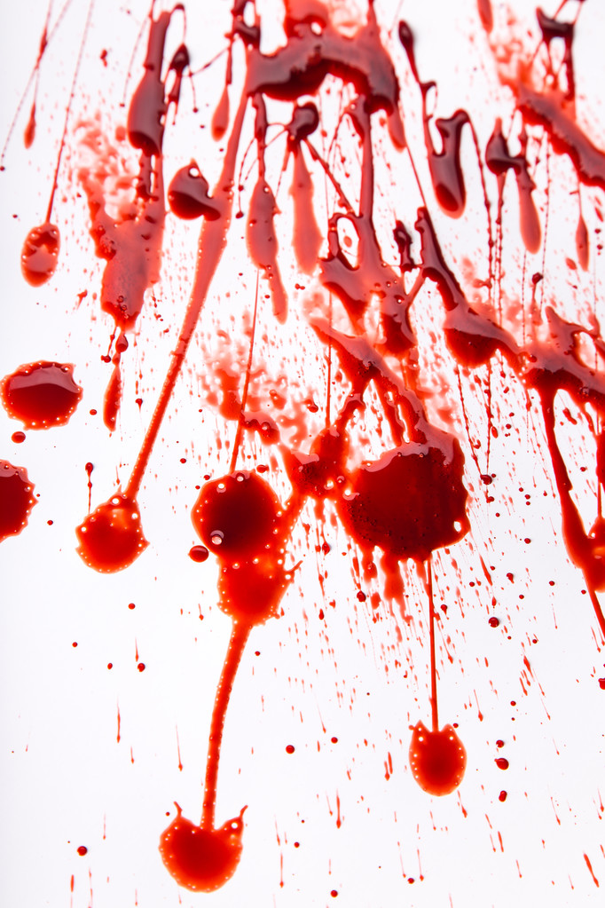 Пятна крови на белом фоне
 - Фото, изображение