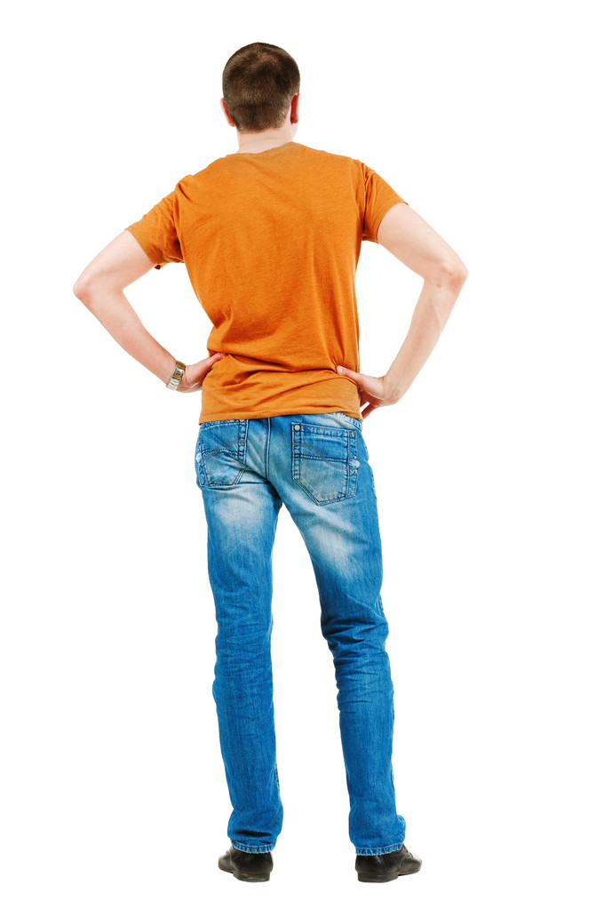 vista di giovani uomini in maglietta arancione posteriore. - Foto, immagini