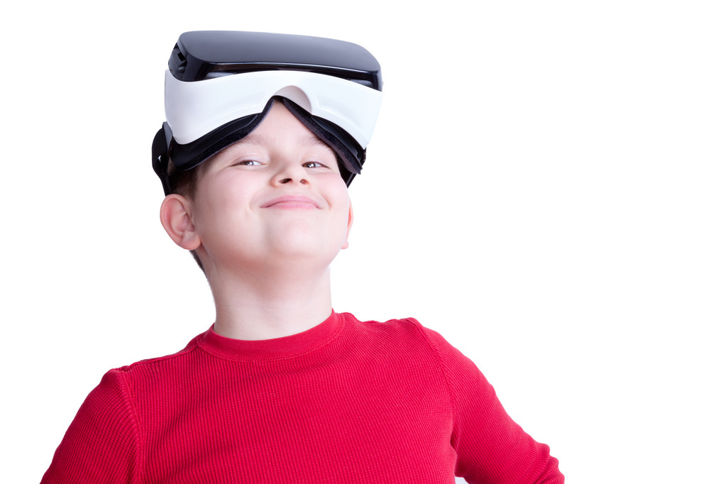 Yksi poika virtuaalitodellisuus lasit
 - Valokuva, kuva