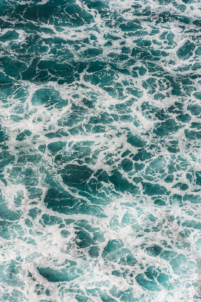El oleaje oceánico
 - Foto, Imagen