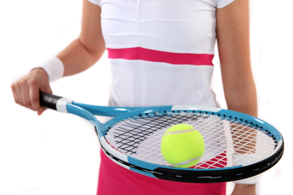 τένις παίκτης που κρατάει την ρακέτα και μπάλα - Φωτογραφία, εικόνα