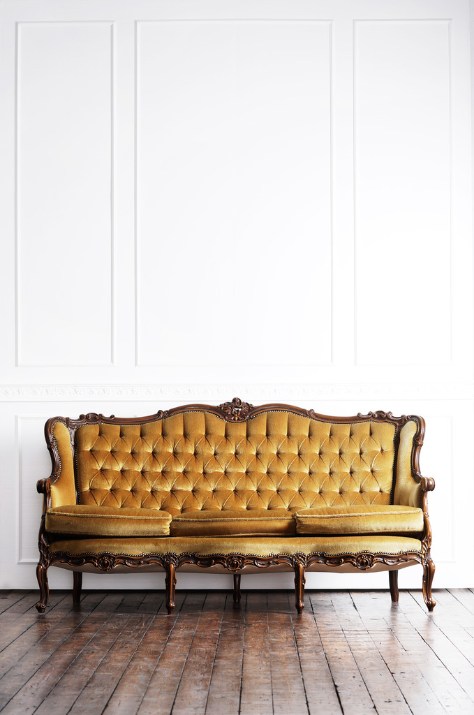Ancient sofa in a retro interior - Photo, Image