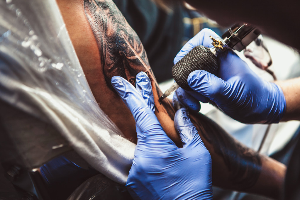 mester tetováló művész, szakáll - Fotó, kép