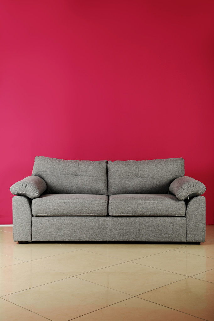 Canapé gris sur fond rose
 - Photo, image