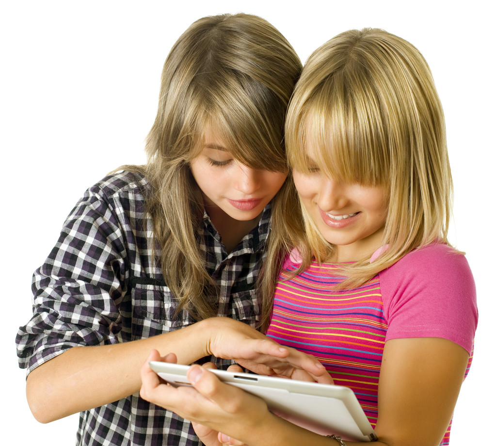 Teinitytöt käyttävät kosketuslevyä. PC-tabletti
 - Valokuva, kuva