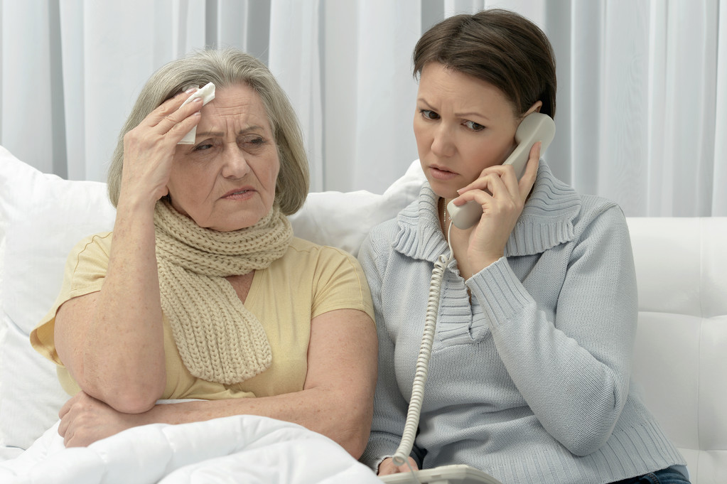ill Senior woman and worried daughter - Photo, Image
