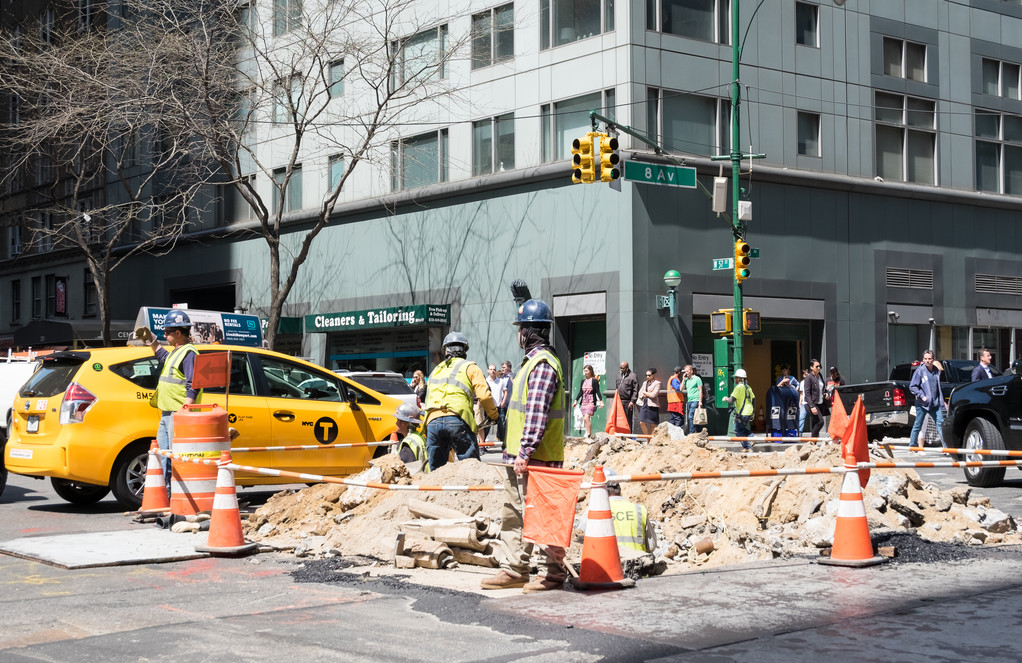 Werknemers in de bouw in New York City Road - Foto, afbeelding