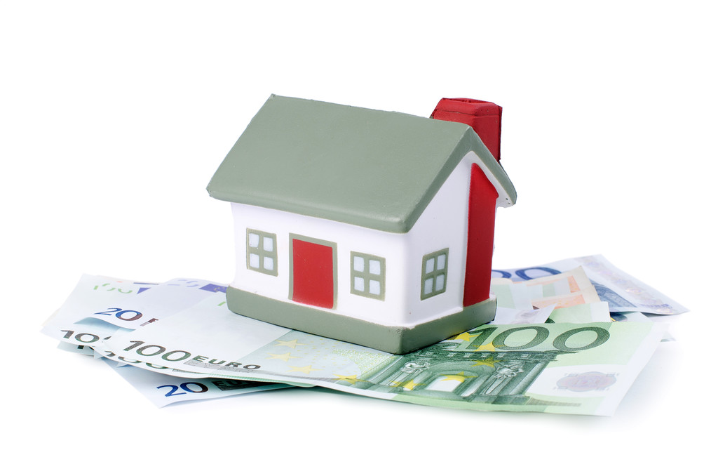Toy house for euro banknotes - Photo, Image