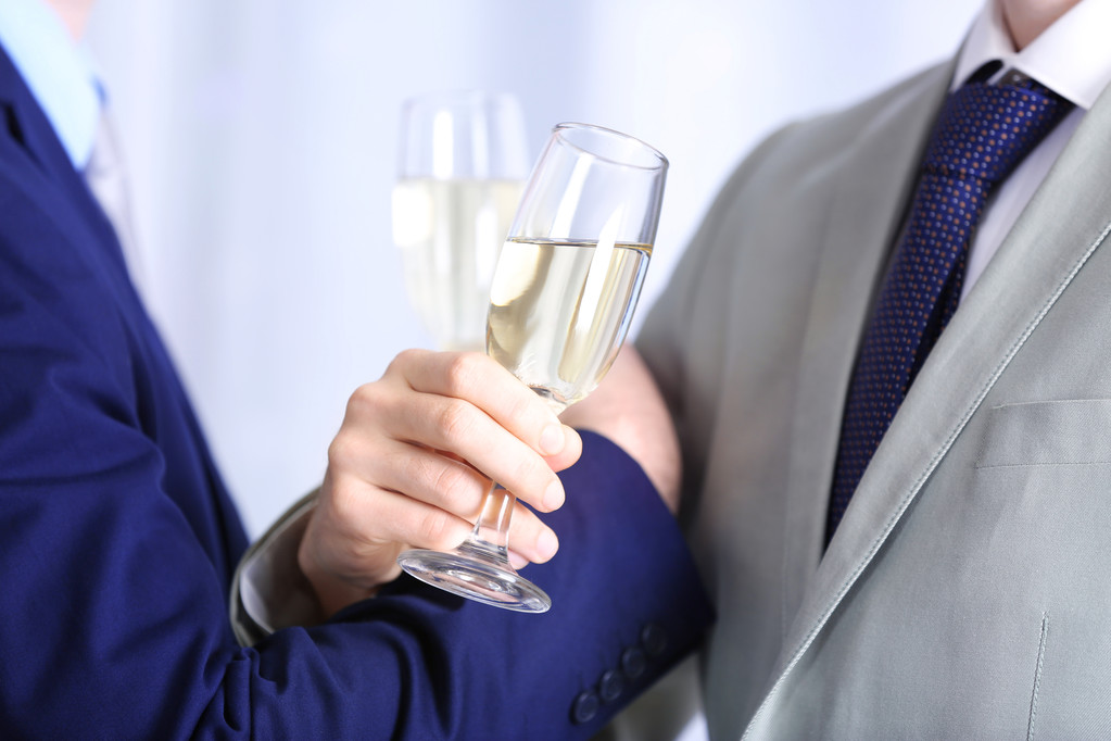 zwei Homosexuelle trinken Champagner - Foto, Bild