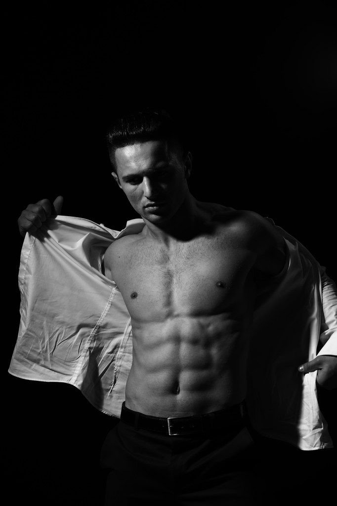 Сексуальный мускулистый мужчина
 - Фото, изображение