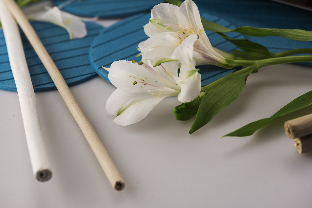 Virágok és bambusz - Fotó, kép