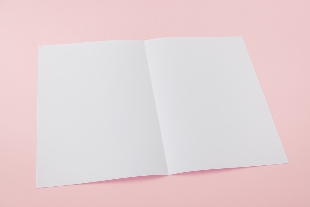 Bifold πρότυπο λευκό χαρτί  - Φωτογραφία, εικόνα