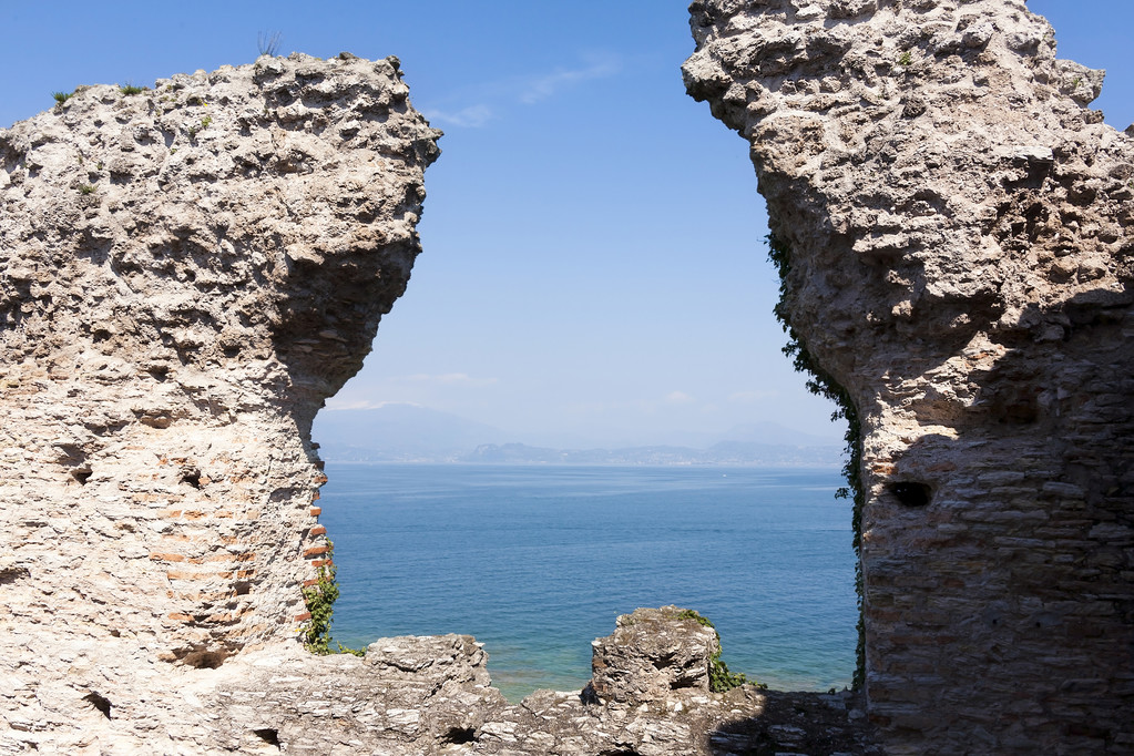 római kori romok catullo-barlangok a garda-tó Olaszország - Fotó, kép