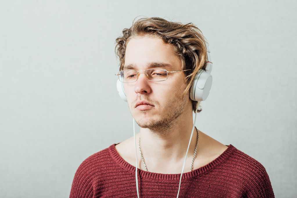 Homem ouvindo música - Foto, Imagem