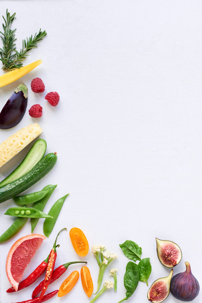 Φρέσκα ωμά βιολογικά λαχανικά και φρούτα - Φωτογραφία, εικόνα