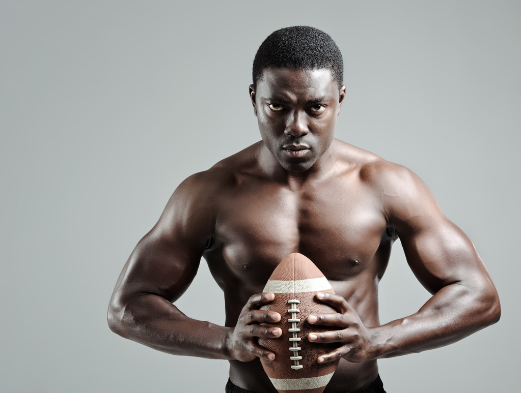muskulöser amerikanischer Fußballspieler - Foto, Bild