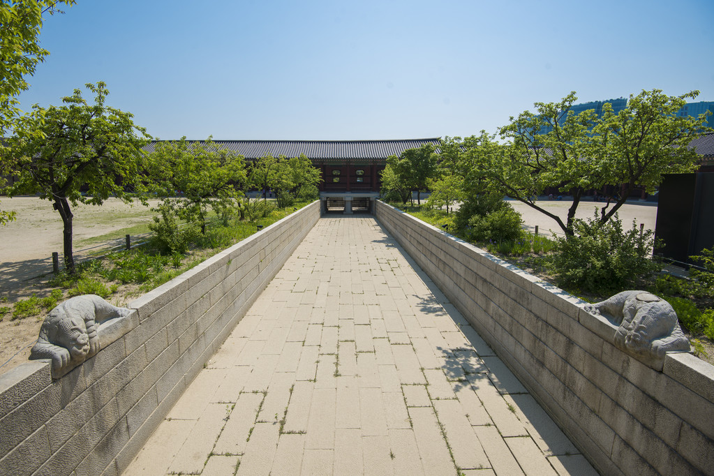 Seoul, Güney Kore - 22 Mayıs: Gyeongbokgung Sarayı. 22 Mayıs 2016 ben - Fotoğraf, Görsel