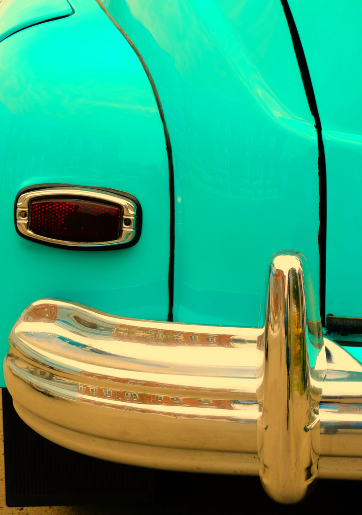 Старый ретро-автомобиль на выставке
 - Фото, изображение