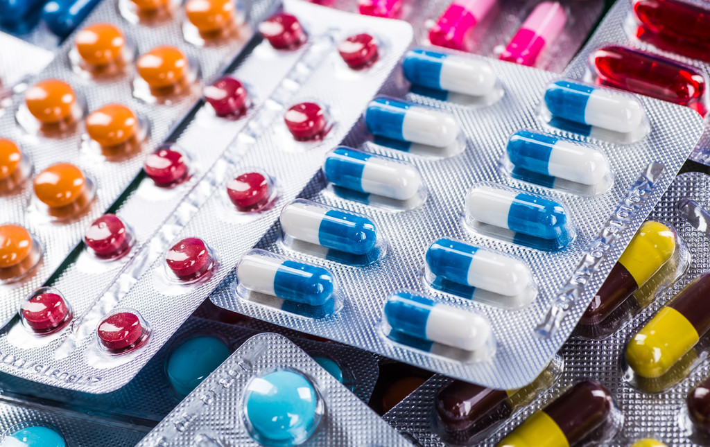 envases de pastillas y cápsulas de medicamentos
 - Foto, imagen