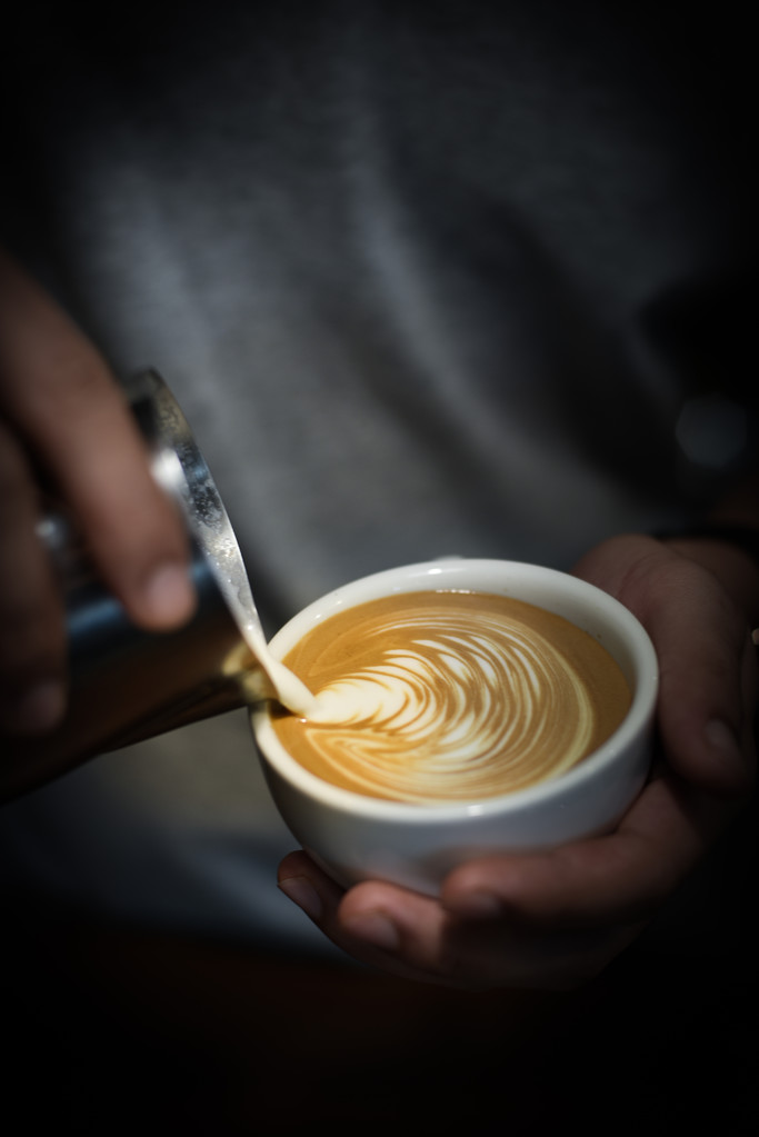 Hoe maak je koffie latte art - Foto, afbeelding