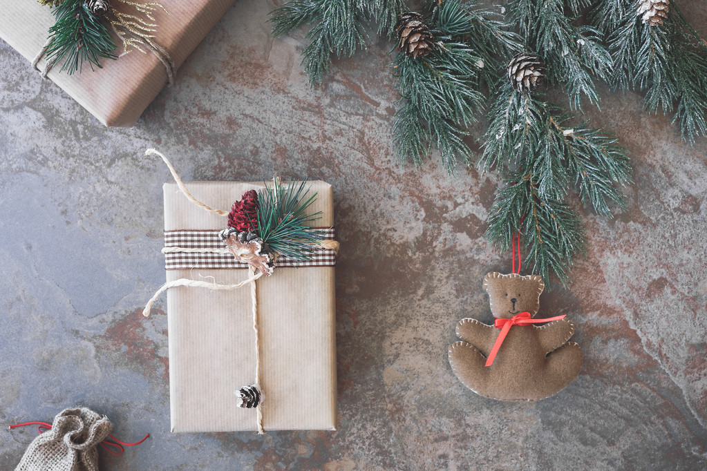 Fond de Noël avec cadeaux et ours en peluche
 - Photo, image