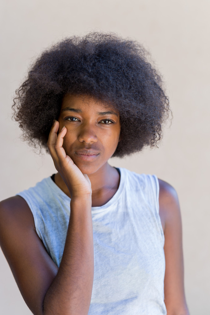 junge Afro-Frau - Foto, Bild