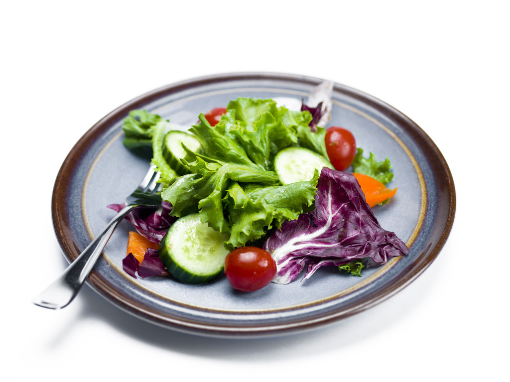 Свежий зеленый салат - Фото, изображение