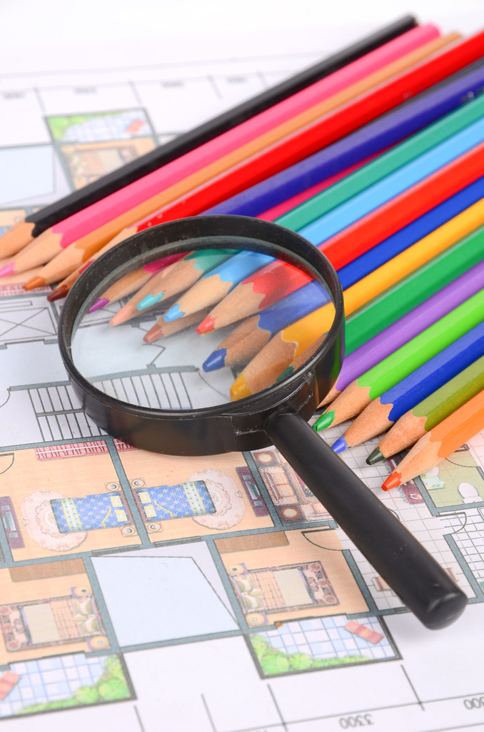План будинку, магнітола і кольоровий олівець
 - Фото, зображення