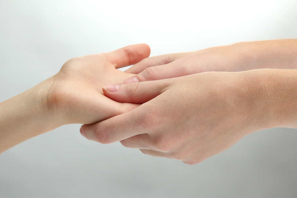 Handmassage, auf grauem Hintergrund - Foto, Bild