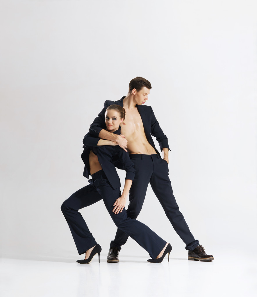 スポーティなバレエ ダンサーのカップル  - 写真・画像