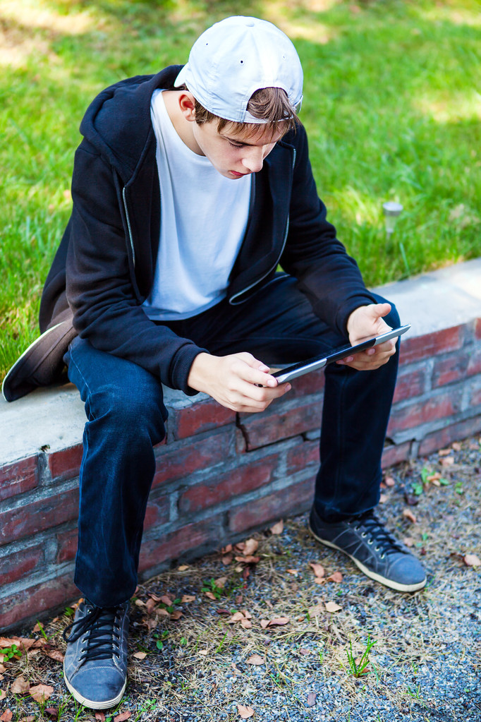 Teenager mit Tablet-Computer - Foto, Bild