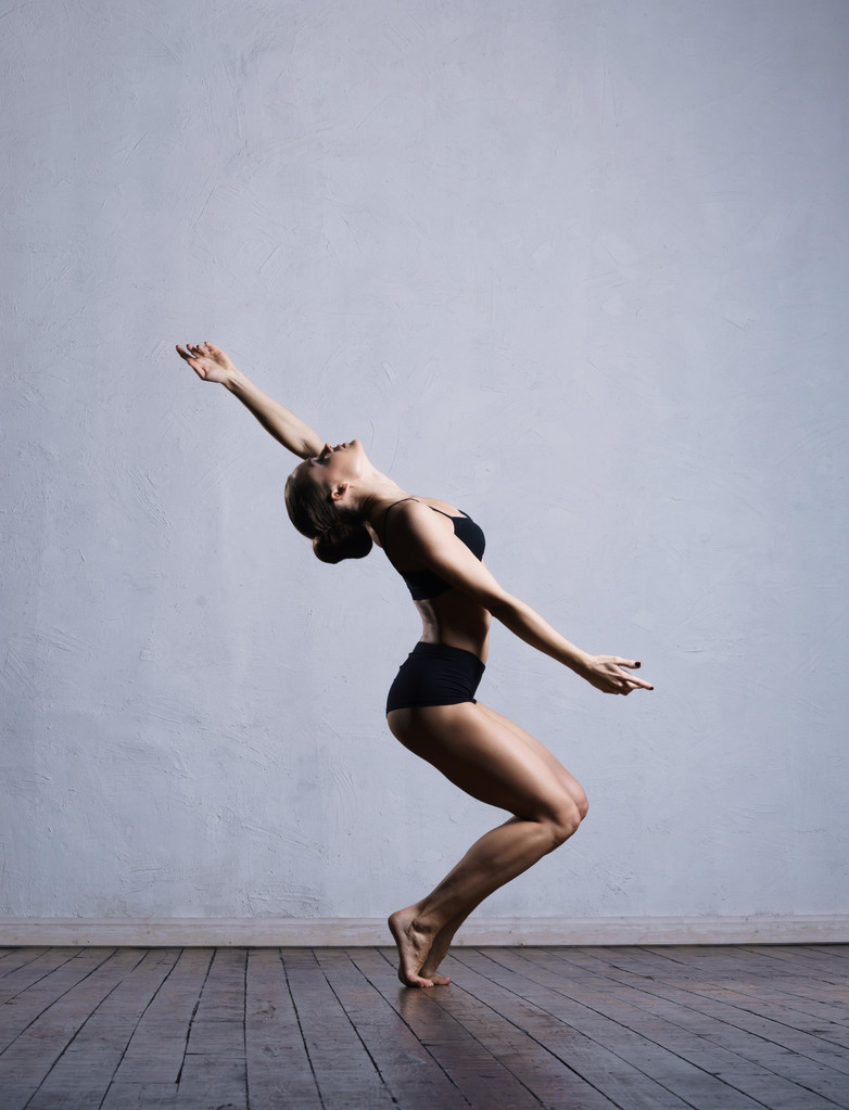 ballerina musta rintaliivit ja pikkuhousut
 - Valokuva, kuva