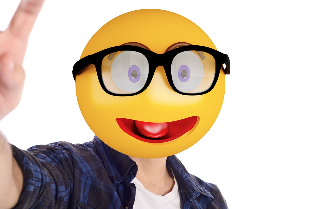 Emoji-Kopf-Mann macht Selfie. - Foto, Bild