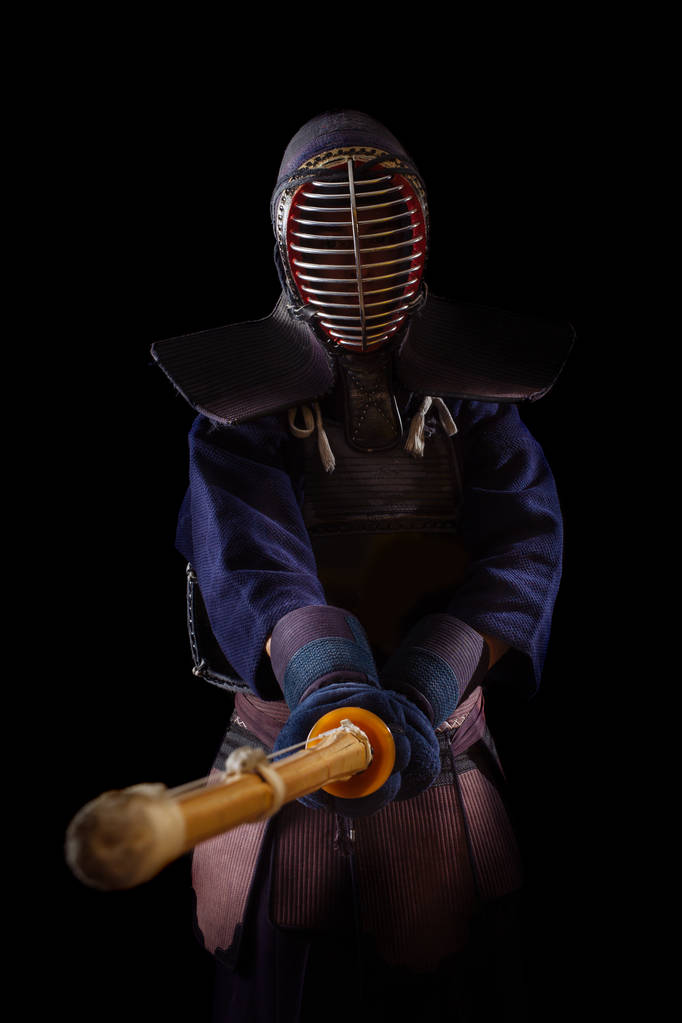 Воин Кендо в традиционной одежде
  - Фото, изображение