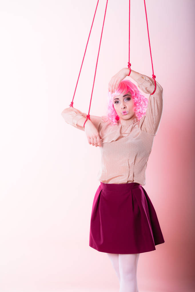 mulher menina estilizado como marionete fantoche na corda - Foto, Imagem