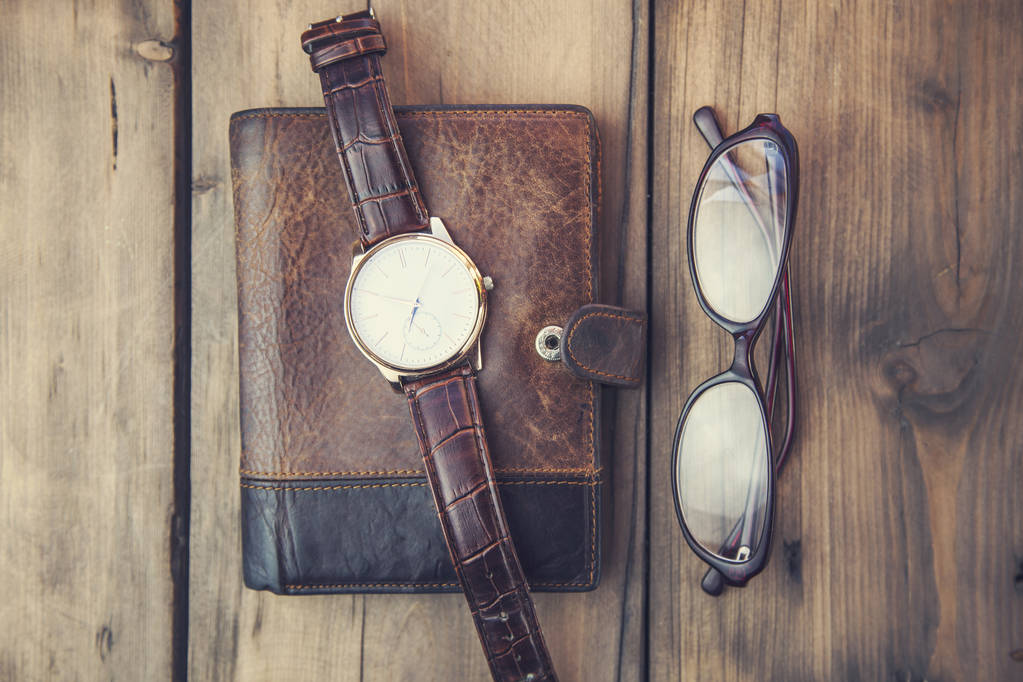 hodiny na peněženku a brýle - Fotografie, Obrázek