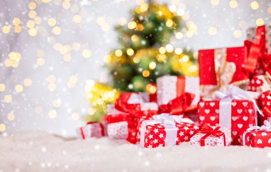Kerstmis achtergrond met stapel geschenken - Foto, afbeelding