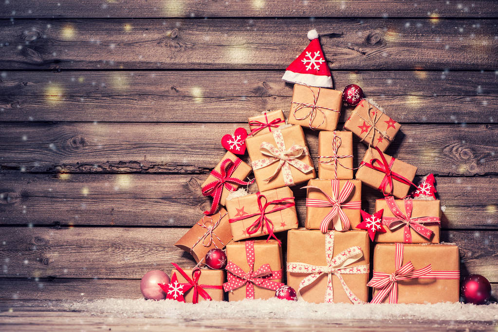 Weihnachten Hintergrund mit Dekorationen und Geschenkboxen - Foto, Bild