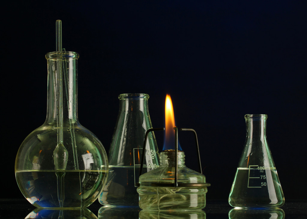 Світлодіодні ліхтарі і пробірки на синьому фоні
 - Фото, зображення
