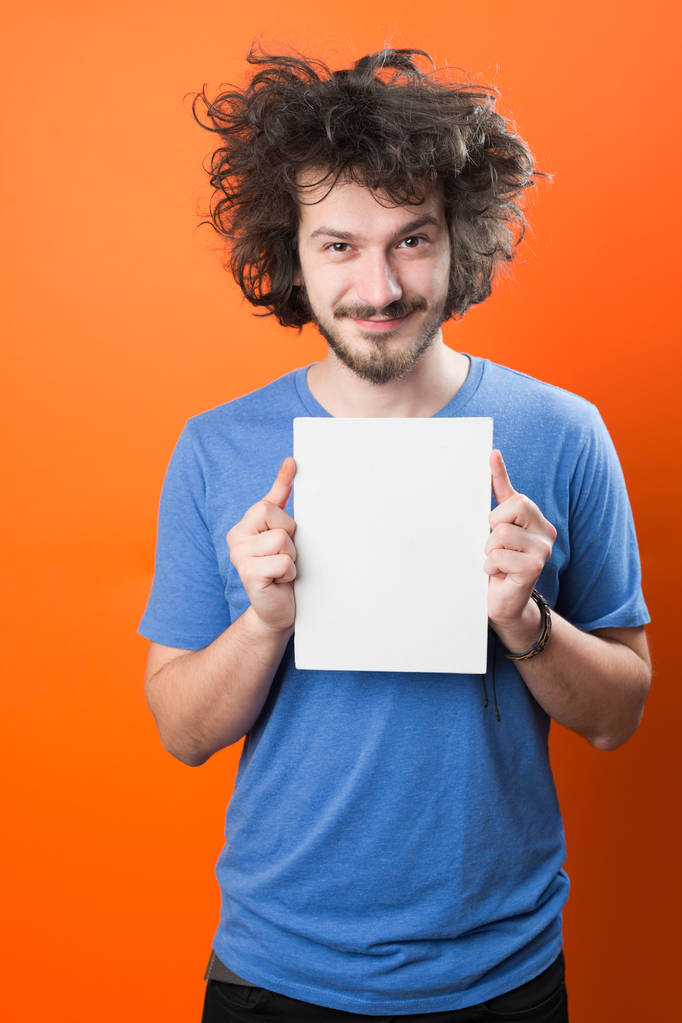Mann mit weißer Tafel - Foto, Bild
