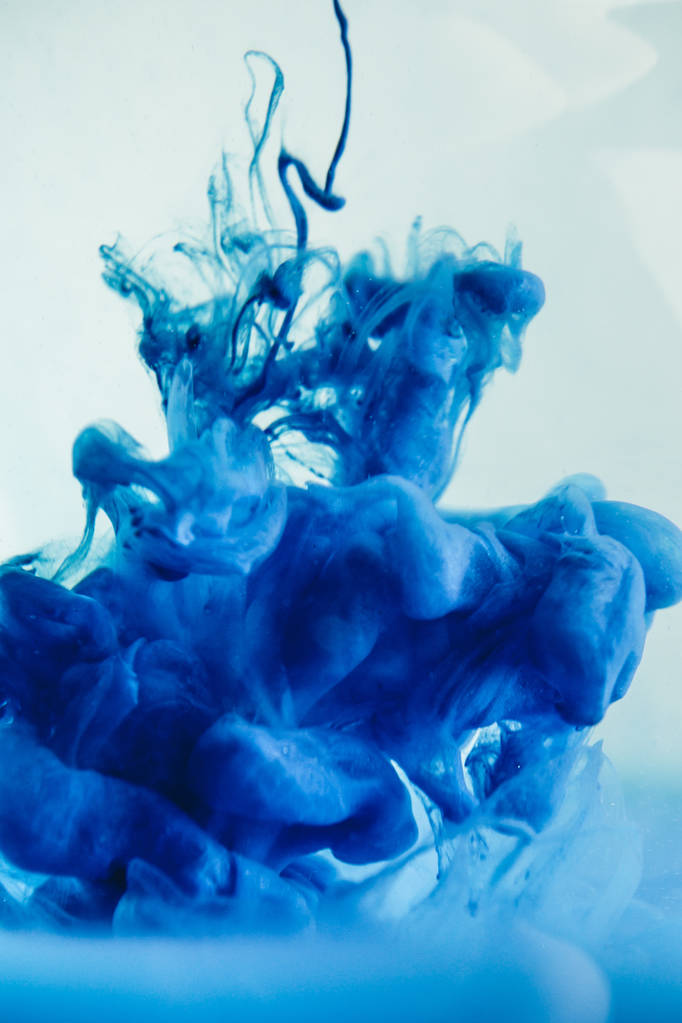Sininen väriaine vedessä
 - Valokuva, kuva