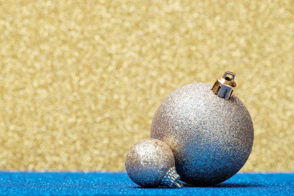Decorazioni natalizie su sfondo glitter
 - Foto, immagini