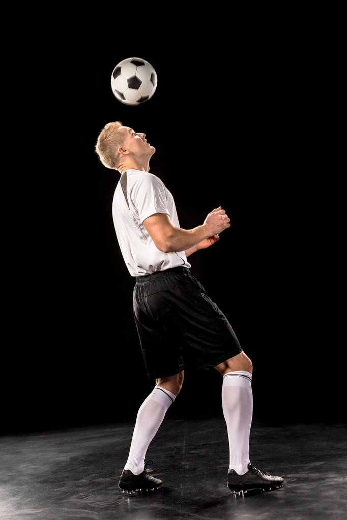 サッカー ボールを持つプレイヤー  - 写真・画像