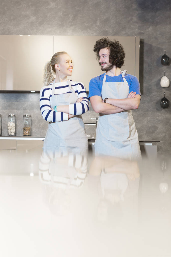 giovane coppia in cucina - Foto, immagini
