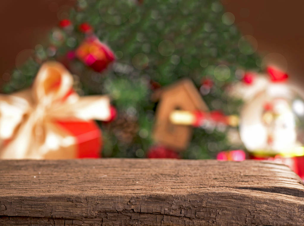Χριστούγεννα σκηνή με δέντρο δώρα - Φωτογραφία, εικόνα