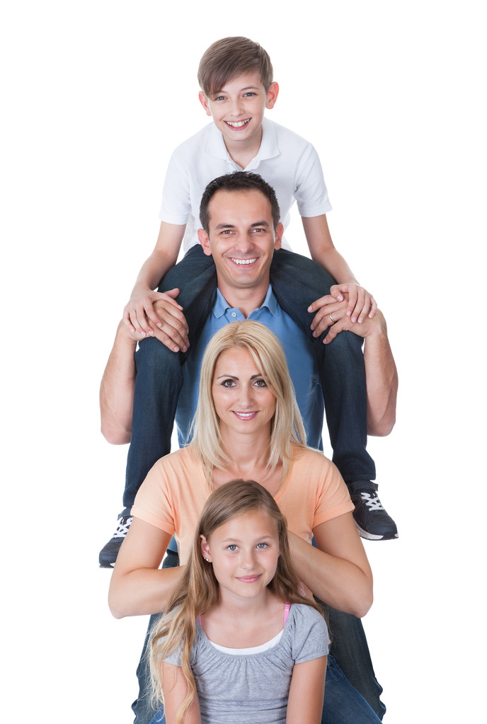 Портрет сім'ї з сином на плечі батька
 - Фото, зображення