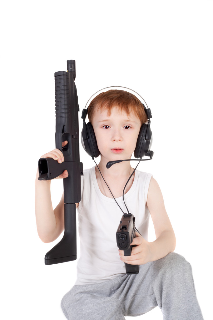 çocuk ve silah - Fotoğraf, Görsel