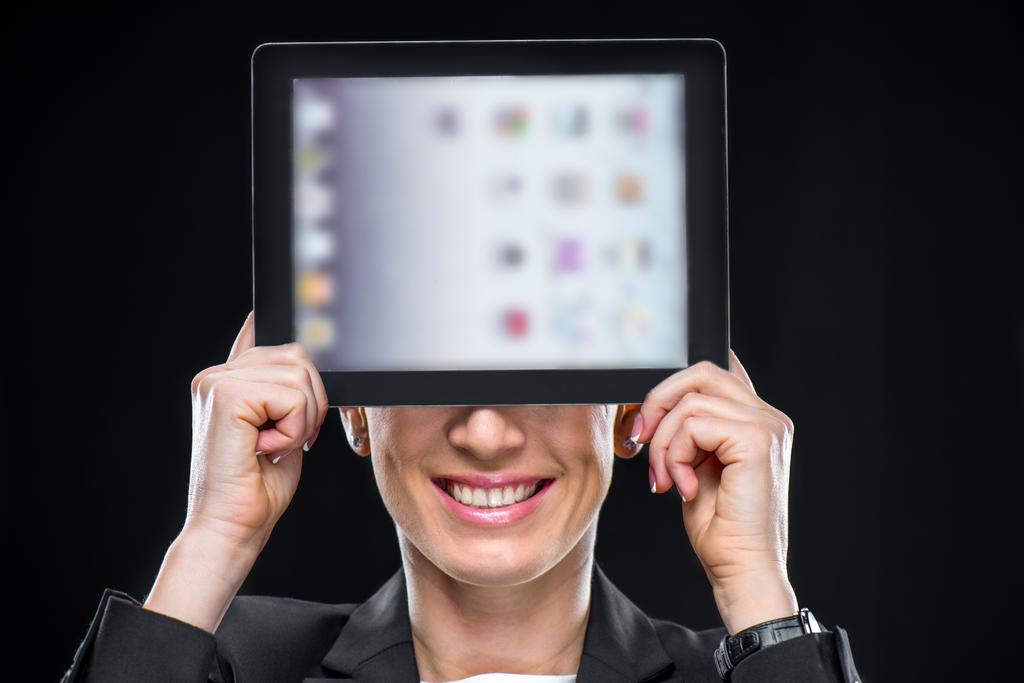 podnikatelka zobrazeno digitální tablet - Fotografie, Obrázek